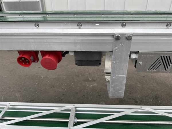 Grote foto akker plantentransportband 30 meter x 17 cm agrarisch tuinbouw