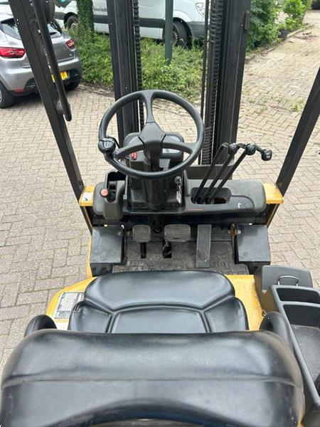 Grote foto cat gc25k agrarisch heftrucks