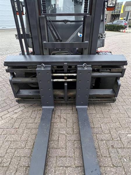 Grote foto linde h80d 02 agrarisch heftrucks