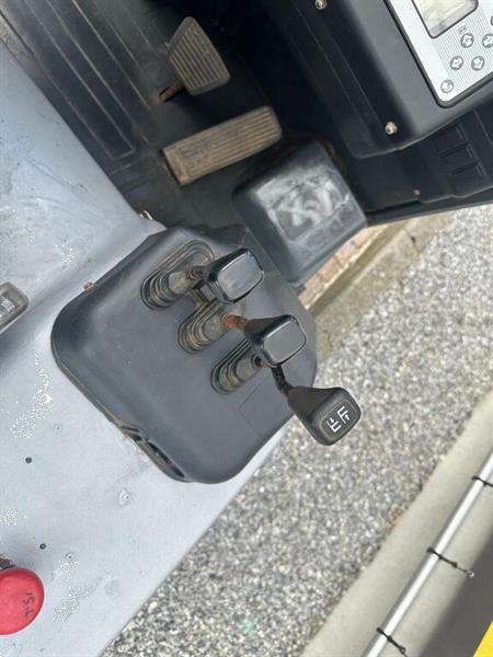Grote foto vs 21748 elektrische triplex heftruck nissan freelift sideshift agrarisch heftrucks