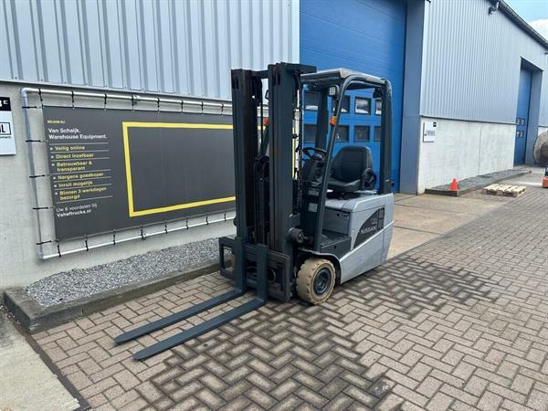 Grote foto vs 21748 elektrische triplex heftruck nissan freelift sideshift agrarisch heftrucks