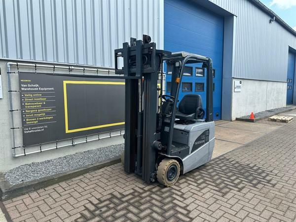 Grote foto vs 21748 elektrische triplex heftruck nissan freelift sideshift agrarisch heftrucks