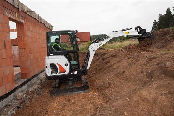Grote foto bobcat e19 met gratis wissel en 3 bakken doe het zelf en verbouw kranen en graafmachines
