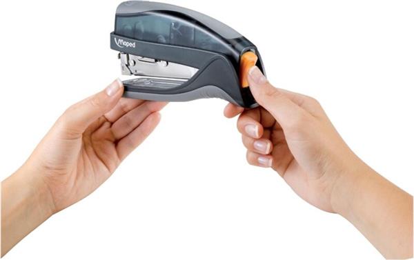 Grote foto easy bureau nietmachine half strip 24 6 26 6 verpakking beschadigd zakelijke goederen kantoorartikelen