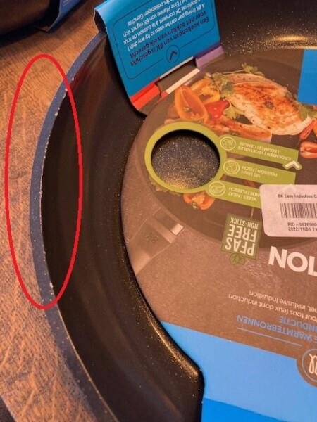 Grote foto bk easy induction ceramic koekenpan 28 cm pfas vrij krasjes bovenrand zie foto huis en inrichting kookgerei