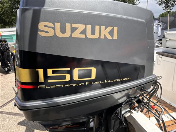 Grote foto suzuki 150 pk 2.7 l v6 paar keer gebruikt echt helemaal watersport en boten buiten en binnenboordmotoren