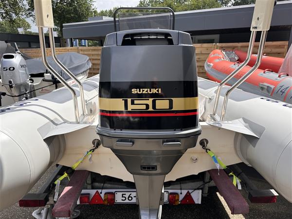 Grote foto suzuki 150 pk 2.7 l v6 paar keer gebruikt echt helemaal watersport en boten buiten en binnenboordmotoren