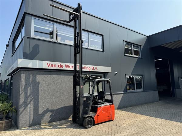 Grote foto heftruck linde e16 01 triplo 435 freelift sideshift elektrisch 2014 agrarisch heftrucks
