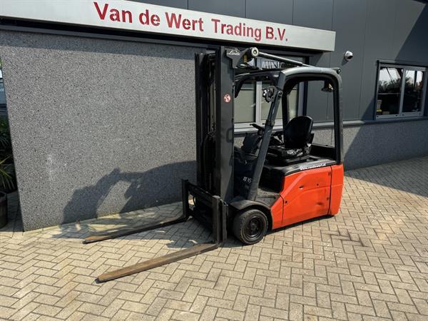 Grote foto heftruck linde e16 01 triplo 435 freelift sideshift elektrisch 2014 agrarisch heftrucks