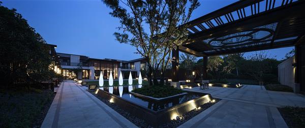 Grote foto oplaadbare staande lamp led rgb waterdruppel 80 cm incl. afstandsbediening funnylights muk tuinlam tuin en terras verlichting