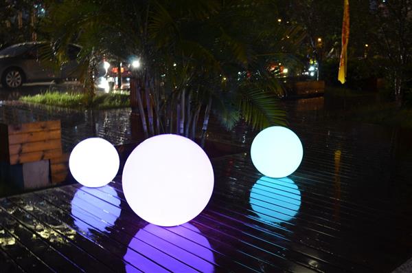 Grote foto oplaadbare bol 30 cm led rgb incl. afstandsbediening funnylights venonat tuinlamp tuin en terras verlichting