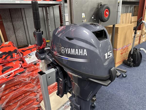 Grote foto yamaha buitenboordmotor nieuw f15 cehpl unieke motor watersport en boten buiten en binnenboordmotoren
