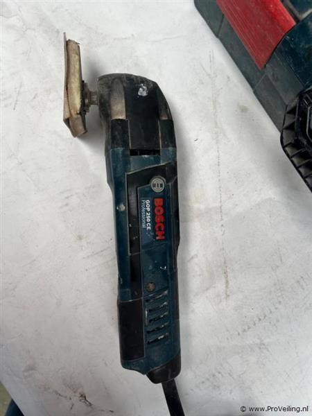 Grote foto online veiling bosch gop 250 ce multitool doe het zelf en verbouw gereedschappen en machines