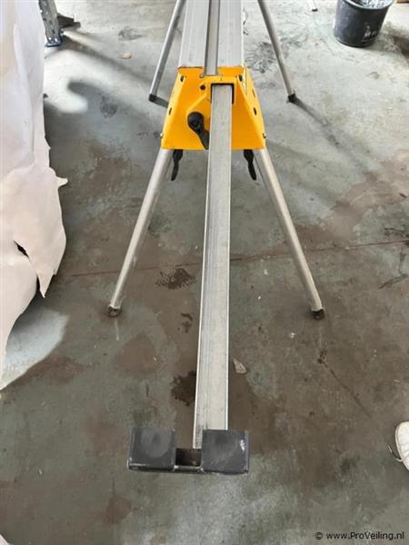 Grote foto online veiling dewalt de7033 xj onderstel voor afkort ve... doe het zelf en verbouw zaagmachines