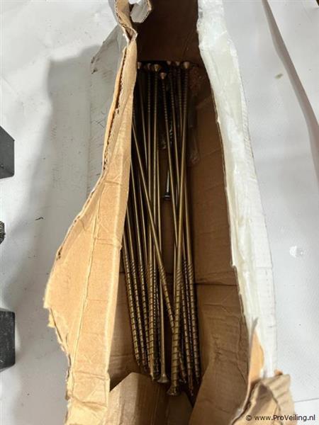Grote foto online veiling diverse o.a. doppendoos doe het zelf en verbouw gereedschappen en machines