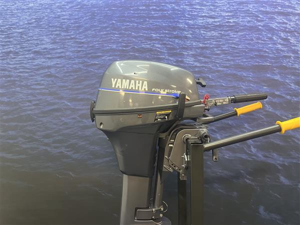 Grote foto yamaha 8 pk buitenboordmotor artnr. 2225 langstaart watersport en boten buiten en binnenboordmotoren