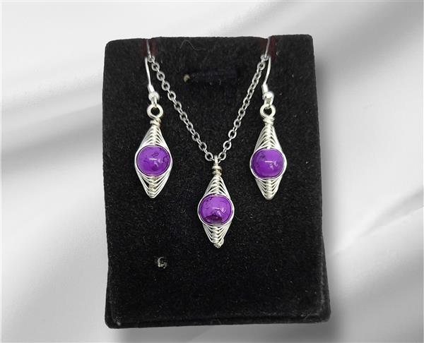 Grote foto paarse sieraden set sieraden tassen en uiterlijk kettingen