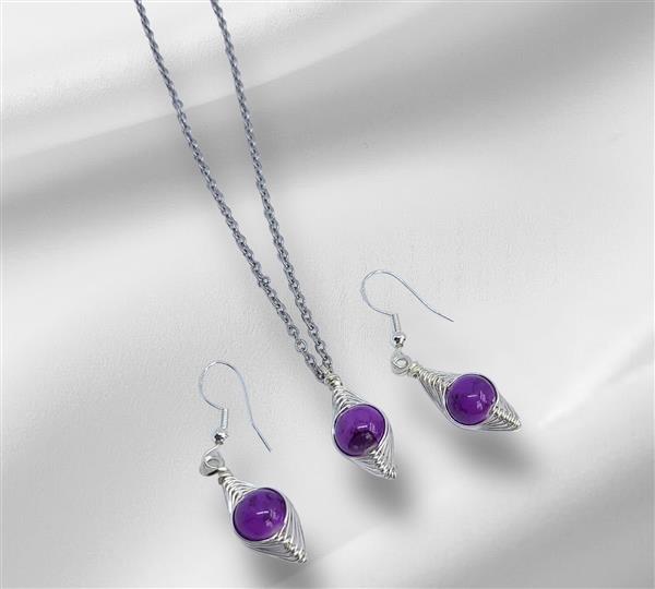 Grote foto paarse sieraden set sieraden tassen en uiterlijk kettingen