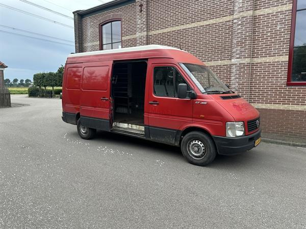 Grote foto volkswagen lt 35 80 kw tdi 2002 gereedschapsbus lage km stand auto aixam
