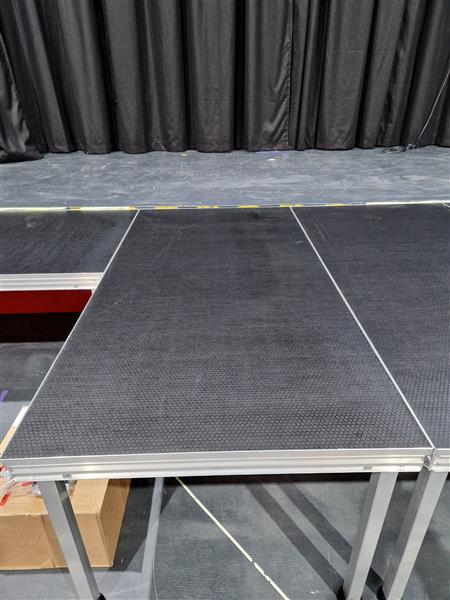 Grote foto podiumdeel praktikus muziek en instrumenten licht en laser