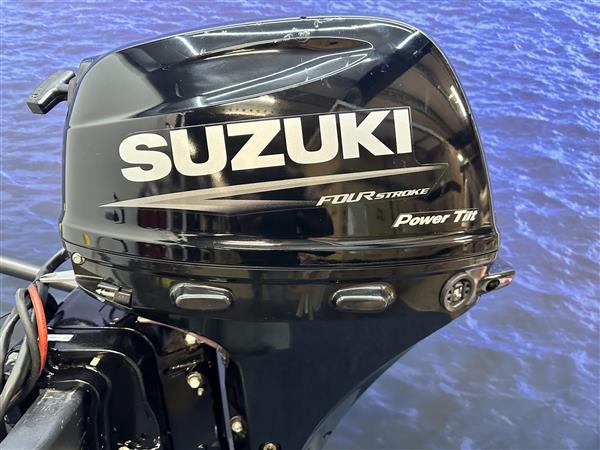 Grote foto suzuki 20 pk buitenboordmotor artnr 2693 gebruikte maar als watersport en boten buiten en binnenboordmotoren
