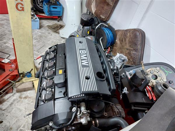 Grote foto motorblok met autom.bak bww 320i vanos 150 pk auto onderdelen motor en toebehoren