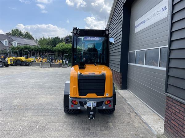 Grote foto giant g2700 hd x tra cabine minishovel nieuw 820 lease agrarisch shovels