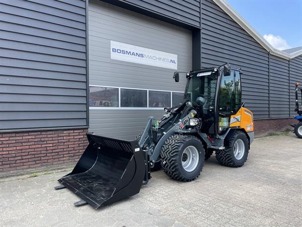 Grote foto giant g2700 hd x tra cabine minishovel nieuw 820 lease agrarisch shovels