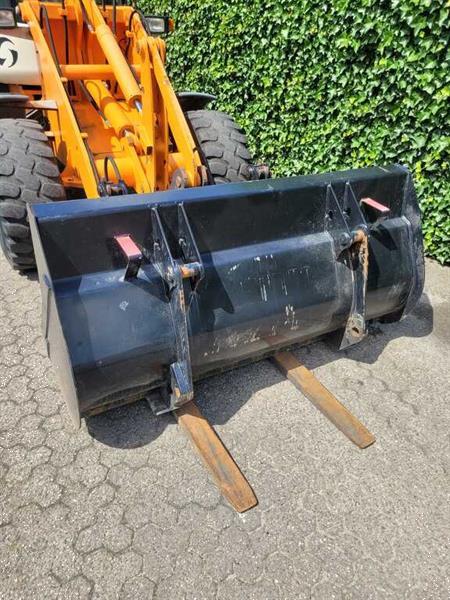 Grote foto schaeff skl834 wiellader shovel terex tl80 agrarisch shovels