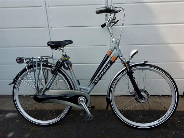 Grote foto gazelle dames fiets 8 versnellingen fietsen en brommers damesfietsen