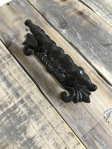 Grote foto deur handvat versierde ijzeren greep trekhendel antiek look doe het zelf en verbouw materialen en producten
