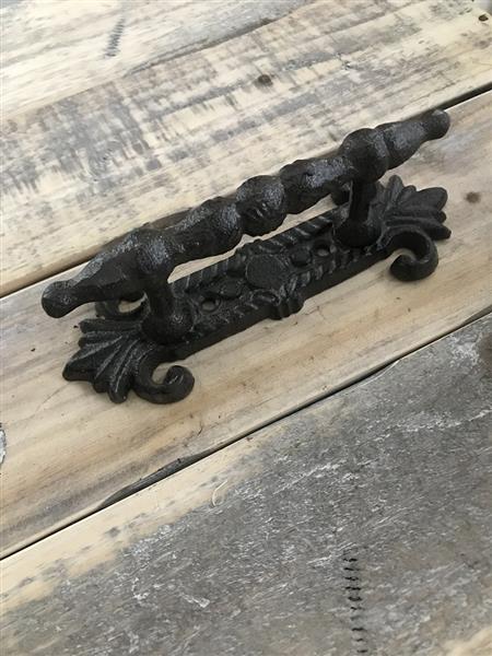 Grote foto deur handvat versierde ijzeren greep trekhendel antiek look doe het zelf en verbouw materialen en producten