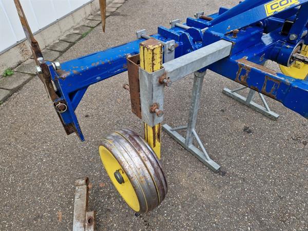 Grote foto schrauwen combiro schudlichter voor bomen agrarisch oogstmachines