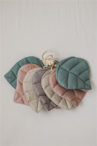 Grote foto linnen slinger met bladeren spring mintgroen roze grijs donkerbeige spring dream kinderen en baby complete kinderkamers