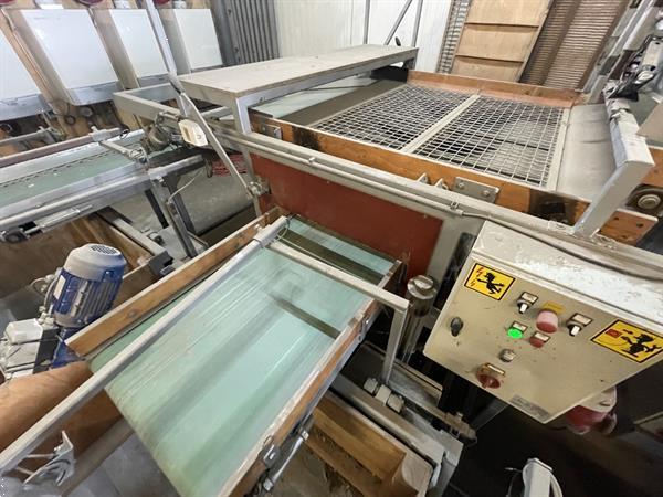 Grote foto total systems bercomex potveer 160 cm brede kistensorteerlijn voor bloembollen aardappels uien en agrarisch tuinbouw