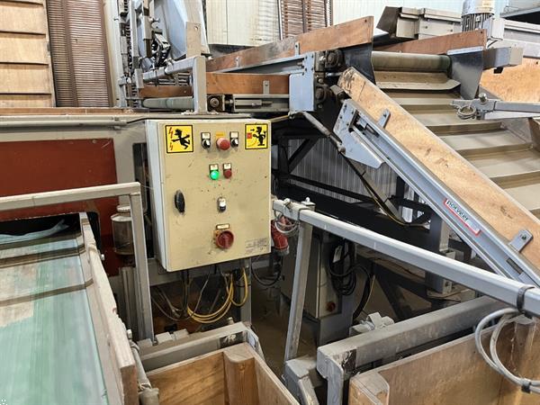 Grote foto total systems bercomex potveer 160 cm brede kistensorteerlijn voor bloembollen aardappels uien en agrarisch tuinbouw