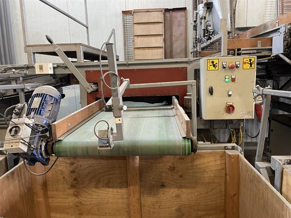 Grote foto total systems bercomex potveer 160 cm brede kistensorteerlijn voor bloembollen aardappels uien en agrarisch tuinbouw