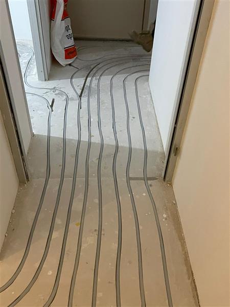 Grote foto vloerverwarming diensten en vakmensen loodgieters en installateurs