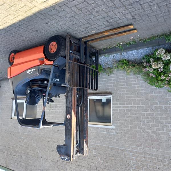 Grote foto linde e25 elektrische heftruck triplo 6 m 2016 accu agrarisch heftrucks