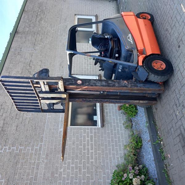 Grote foto linde e25 elektrische heftruck triplo 6 m 2016 accu agrarisch heftrucks