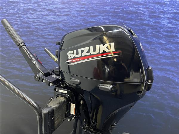 Grote foto suzuki 8 pk buitenboordmotor artnr 1518bijna nieuw nog watersport en boten buiten en binnenboordmotoren
