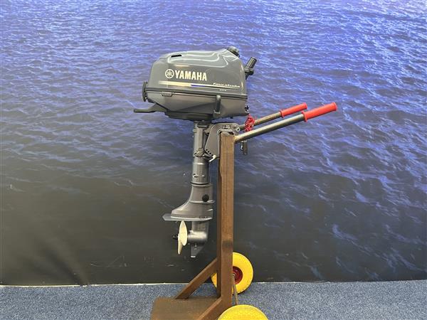 Grote foto yamaha 4 pk buitenboordmotor artnr. 6419 als nieuw watersport en boten buiten en binnenboordmotoren