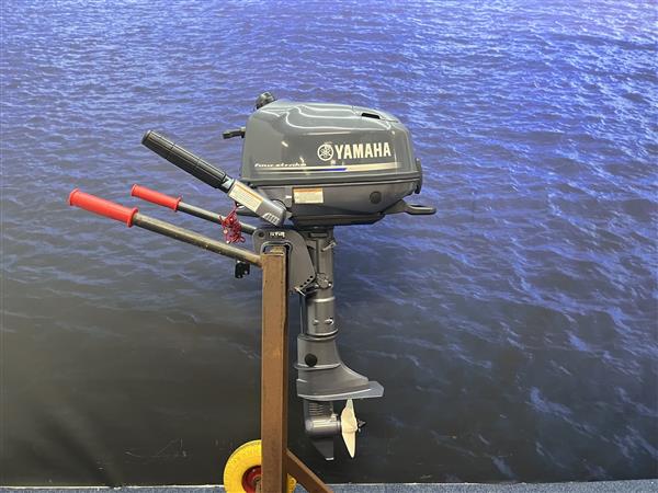 Grote foto yamaha 4 pk buitenboordmotor artnr. 6419 als nieuw watersport en boten buiten en binnenboordmotoren