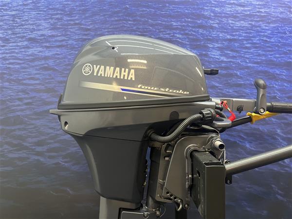 Grote foto yamaha 9.9 pk buitenboordmotor artnr 0289 bijna nieuw watersport en boten buiten en binnenboordmotoren