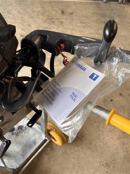Grote foto yamaha 9.9 pk buitenboordmotor artnr 0289 bijna nieuw watersport en boten buiten en binnenboordmotoren