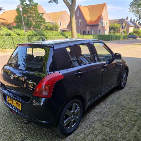 Grote foto suzuki swift 1.3 auto suzuki
