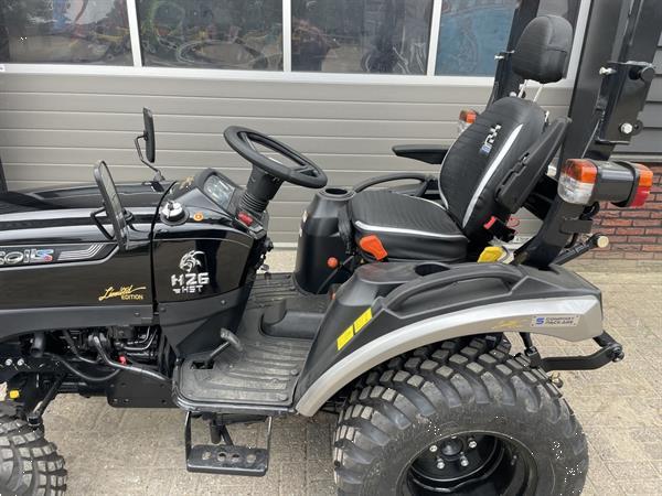 Grote foto solis 26 hst minitractor black edition garden pro nieuw agrarisch tractoren
