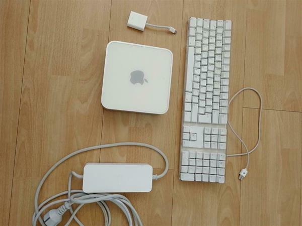 Grote foto mac mini ym008bca9g5 en iomega harde schijf enz. computers en software apple desktops