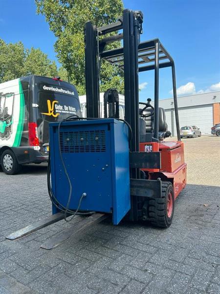 Grote foto linde e15 agrarisch heftrucks