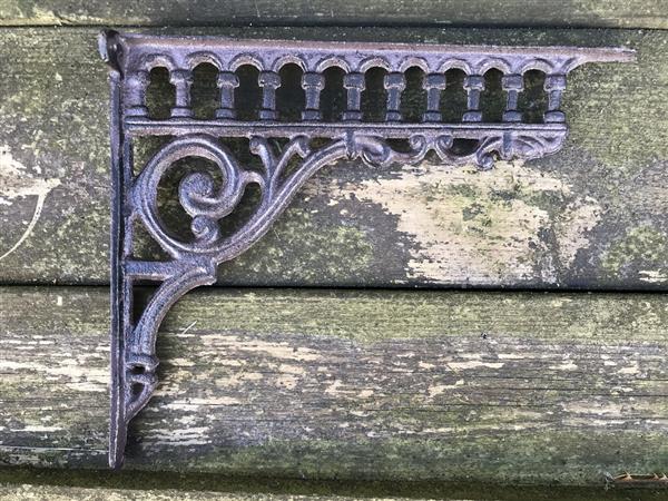 Grote foto fraaie boek steun wandhouder ondersteuning antiek tuin en terras tuindecoratie
